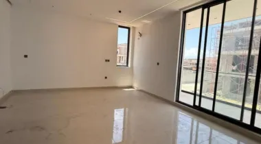 Luxury 6 Bedroom Fully Detached Duplex with Pool and Cinema
