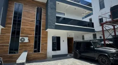 5Bedroom Semi Detached Duplex With a Bq