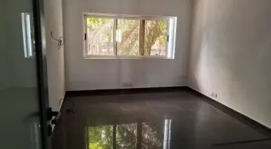 very well maintained four (4) bedroom detached house with two (2) rooms boy's quarters, suitable for office use.  The property has beautiful green area between the main building and the boy's quarters.