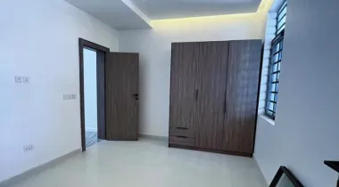 LUXURY 3 BED APARTMENT WITH SWIMMING POOL AND GYM HOUSE*