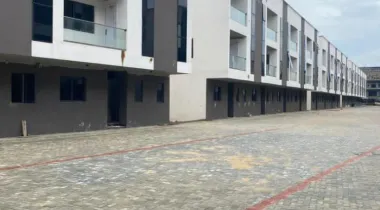 FOR SALE: A LUXURIOUS 4 BEDROOM TERRACE• (COMING UNFURNISHED) •  📍LEKKI PHASE 1, LAGOS STATE.