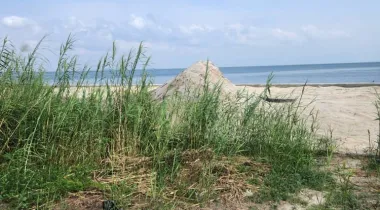 Dry land for sale in banana island.