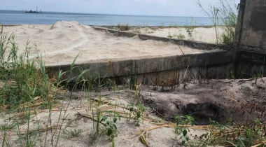Dry land for sale in banana island.