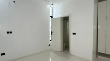 Luxurious 5 bedroom fully detached duplex with bq and swimming pool