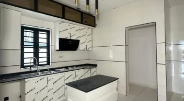 Luxurious 5 bedroom fully detached duplex with bq and swimming pool