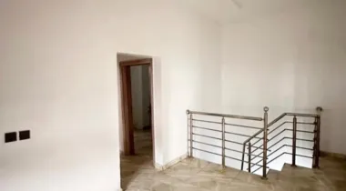 4 BEDROOM TERRACE DUPLEX AVAILABLE FOR RENT
