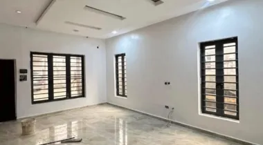 4 BEDROOM TERRACE DUPLEX AVAILABLE FOR RENT