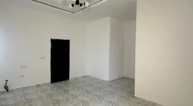 Specious 4 bedroom semi detached duplex with BQ