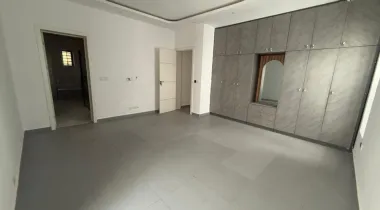 Newly Built *Fully Detached 5-bedrooms Duplex