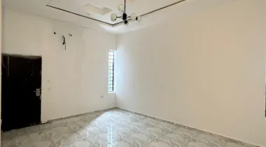 Specious 4 bedroom semi detached duplex with BQ