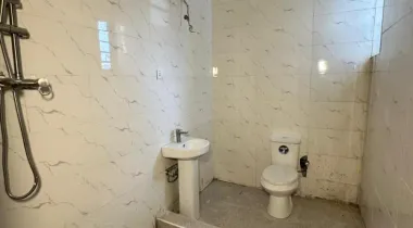 Specious 4 bedroom semi detached duplex with BQ