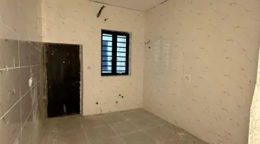 Specious 4 bedroom semi detached duplex with BQ