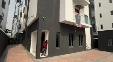 Newly Built *Fully Detached 5-bedrooms Duplex