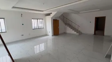 5-BEDROOM DETACHED with BQ FOR RENT