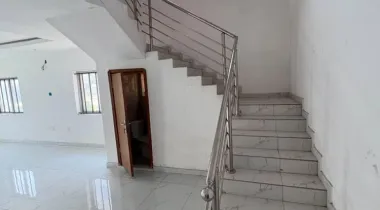 5-BEDROOM DETACHED with BQ FOR RENT