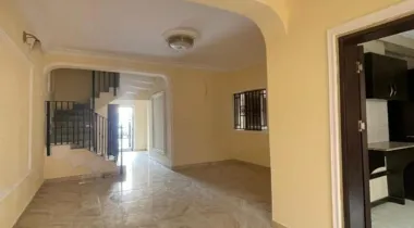 4bedroom terrace house well spacious standard with swimming pool in a secured environment in Lekki phase 1*     Family: Rent - N20pa 