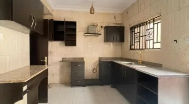 4bedroom terrace house well spacious standard with swimming pool in a secured environment in Lekki phase 1*     Family: Rent - N20pa 