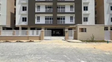 2 BEDROOM APARTMENT AVAILABLE Location: Osapa London, Lagos