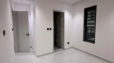 2 BEDROOM APARTMENT AVAILABLE FOR RENT
