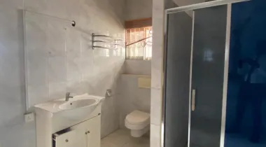 5 Bedroom Semi-Detached House with a Room BQ and Spacious 5 Car Parking Area