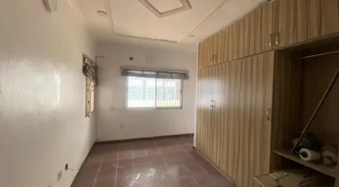 5 Bedroom Semi-Detached House with a Room BQ and Spacious 5 Car Parking Area