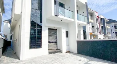 4BEDROOM WITH BQ  LOCATION ::::Ikota Gra 