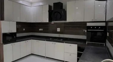 Fully Serviced 5 BEDROOM DETACHED DUPLEX + Bq AVAILABLE FOR RENT.