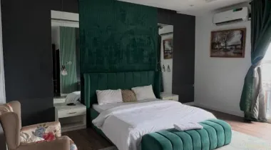 Furnished Luxury 3 -BEDROOM FLAT FOR RENT!