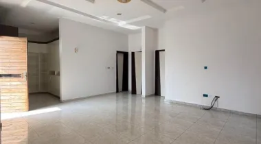 5 BEDROOM FULLY DETACHED HOME AVAILABLE FOR RENT!