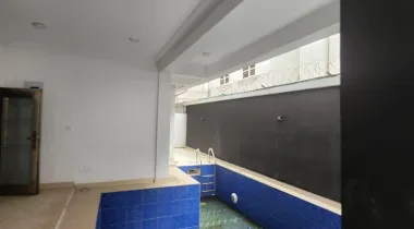 5 Bedroom Semi-Detached Duplex (Semi-Furnished)