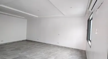 5 Bedroom Semi-Detached Duplex (Semi-Furnished)