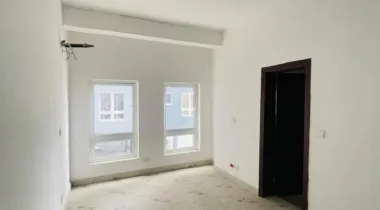 3 bedroom flat  with bq