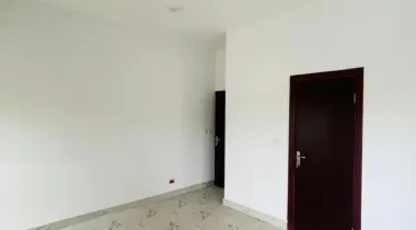3 bedroom flat  with bq