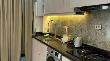 Cozy 1 Bedroom Flat + PS4, Swimming Pool &amp; Massive Balcony