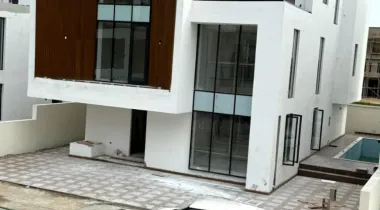 LUXURY 6BEDROOM FULLY DETACHED WITH SWIMMING POOL AND ELEVATOR AND CINEMA PRICE 1:4B