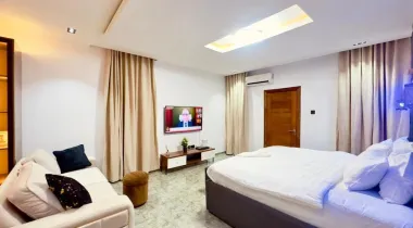 NTRODUCING WOODS A&amp;B (There are 2Units)  Brand New Luxury 1 bed loft  apartment!!!