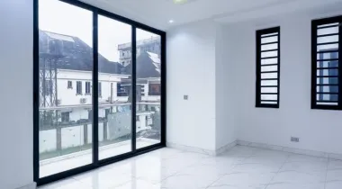 Fully serviced 2 bedroom apartment with a pool, central gas system and a gym in a gated and secured estate