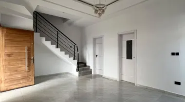 4 BEDROOM TERRACE DUPLEX