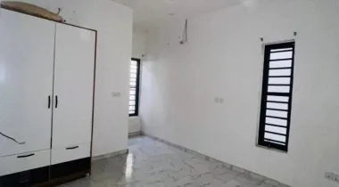 4 Bedrom Terrace duplex  Available for ren