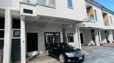 4 Bedrom Terrace duplex  Available for ren