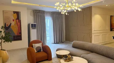 A brand new Luxury 3bedroom Penthouse with Roof Swimming Pool,  Gym, Elevator, Balcony &amp; Snooker board*