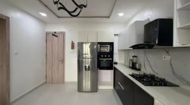 A brand new Luxury 3bedroom Penthouse with Roof Swimming Pool,  Gym, Elevator, Balcony &amp; Snooker board*