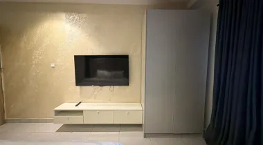 A brand new Luxury 3bedroom Penthouse with Roof Swimming Pool,  Gym, Elevator, Balcony &amp; Snooker board*