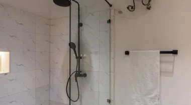 A brand new 1/2 Bedroom Apartment with an outdoor jacuzzi &amp; PS5  📍lekki Phase 1, Off Admiralty Way