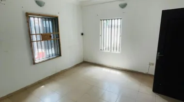 3 Bedroom Apartment, Close to the Express  &amp; All rooms Ensuite
