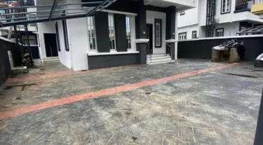 5BEDROOM FULLY DETACHED DUPLEX WITH BQ