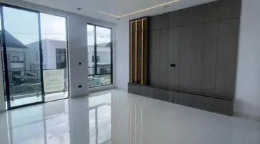 LUXURY 5BEDROOM FULLY DETACHED DUPLEX FOR SALE.