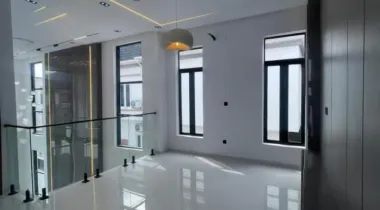LUXURY 5BEDROOM FULLY DETACHED DUPLEX FOR SALE.