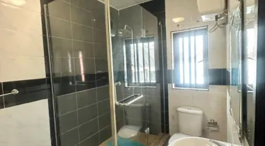 3bedroom apartment flat.  Location , osapa london.