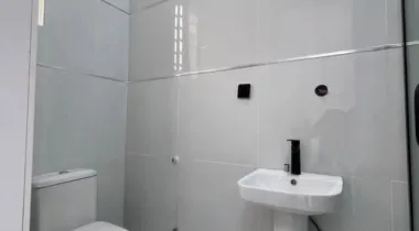 LUXURY 5BEDROOM FULLY DETACHED DUPLEX FOR SALE.